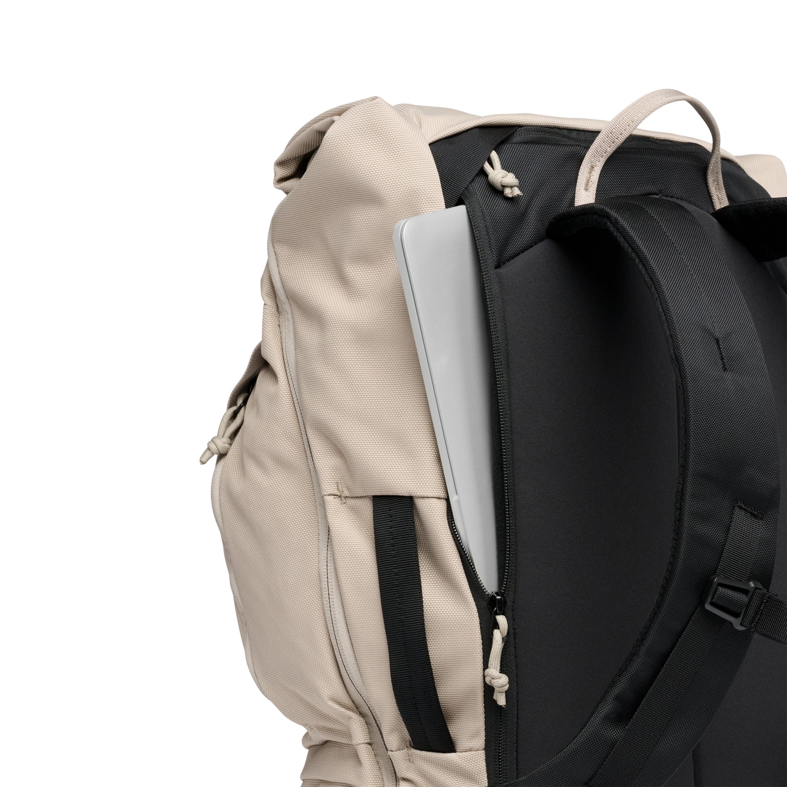Street Creek 28 Backpack - Image 3